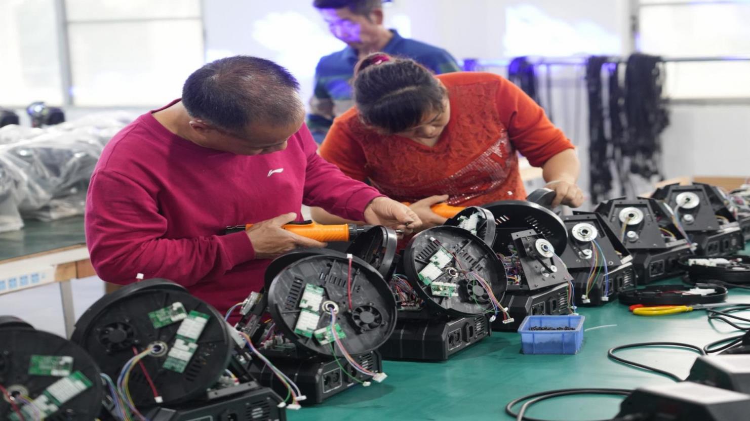 Finished product assembly at the Haochuang factory